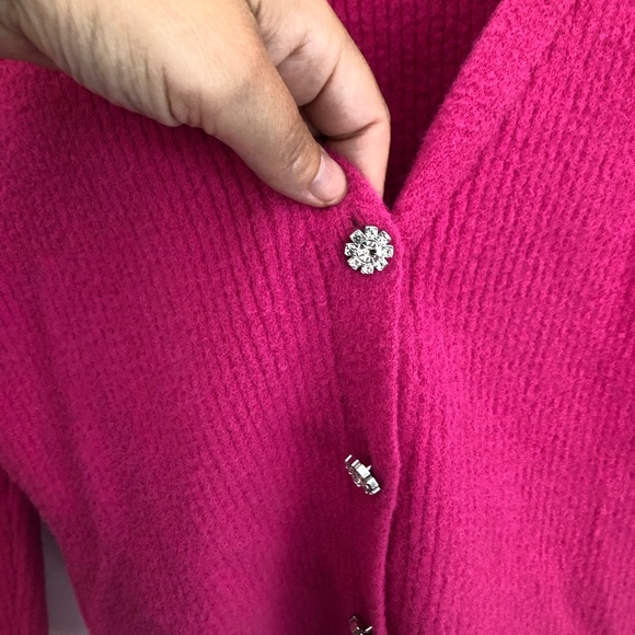 Soft Zara women’s v-neck crop sweater - Picture 10 of 12